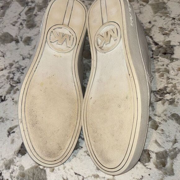 Michael Kors slip on Leo leather sneaker shoe white metallic stud Sz 6.5 EUC box - Picture 9 of 10